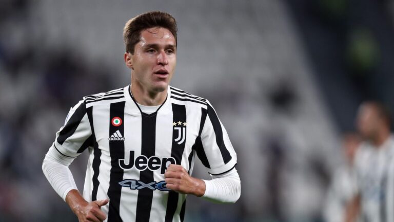 Manchester United Eyes Federico Chiesa: The Race to Replace Jadon Sancho