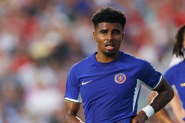 Manchester City Eyes January Move for Chelsea’s Ian Maatsen