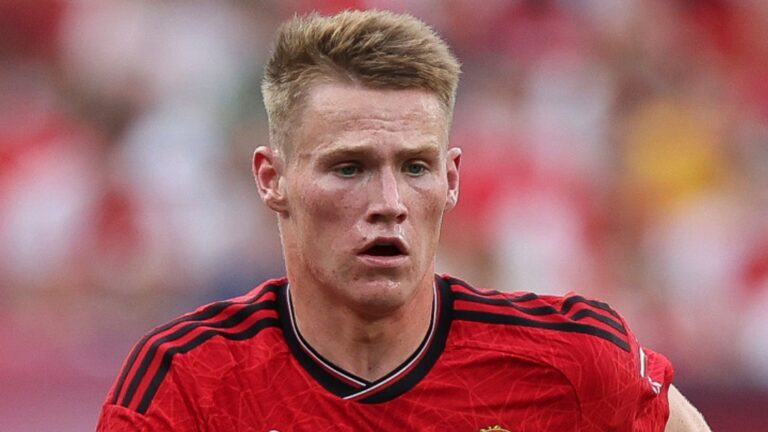 United’s McTominay Stays Put Despite Transfer Speculations